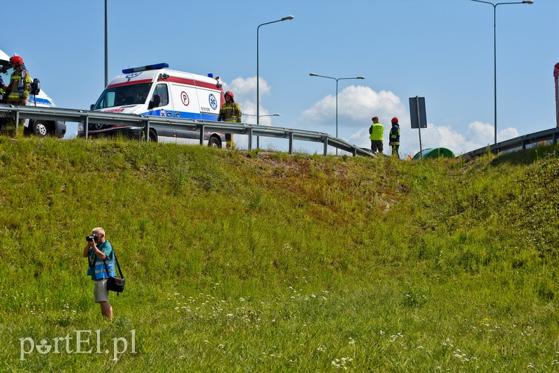 Wypadł z obwodnicy i przeleciał około 30 m zdjęcie nr 207502