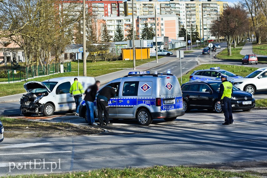 Elbląg Wypadek na skrzyżowaniu ul. Mazurskiej z al. Odrodzenia