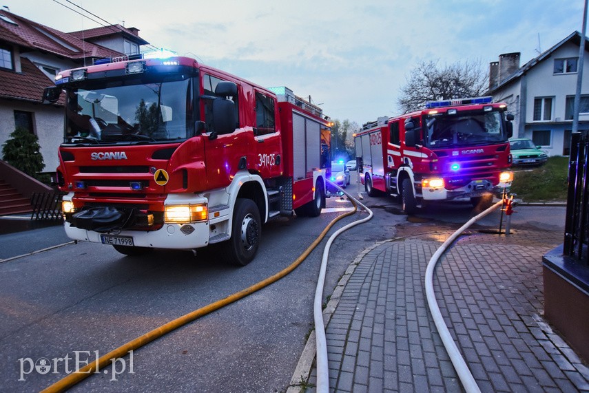 Pożar dachu domu jednorodzinnego przy ul. Warmińskiej zdjęcie nr 223312