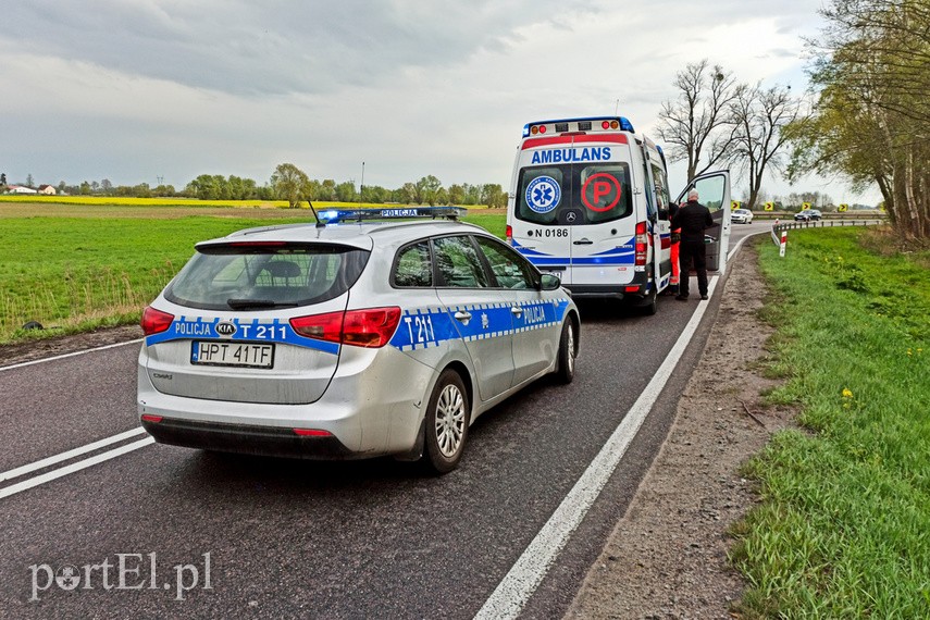 Elbląg Wypadł z zakrętu i dachował w rowie