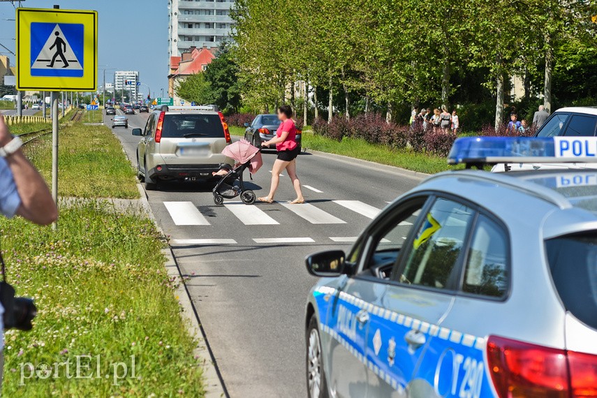 Potrącenie rowerzystki na przejściu dla pieszych zdjęcie nr 225059