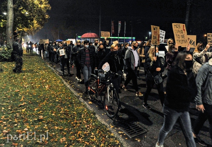 "No woman, no kraj". Kolejne protesty w Elblągu zdjęcie nr 232464