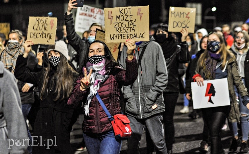 "No woman, no kraj". Kolejne protesty w Elblągu zdjęcie nr 232474