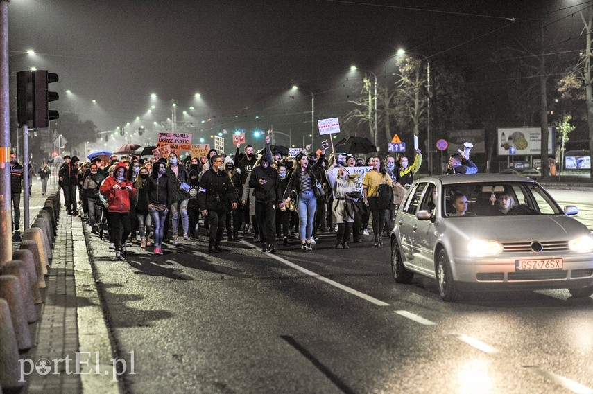 "No woman, no kraj". Kolejne protesty w Elblągu zdjęcie nr 232477