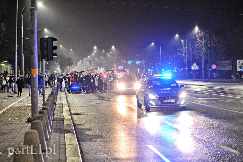 "No woman, no kraj". Kolejne protesty w Elblągu zdjęcie nr 232476