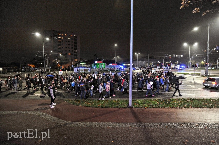 "No woman, no kraj". Kolejne protesty w Elblągu zdjęcie nr 232491