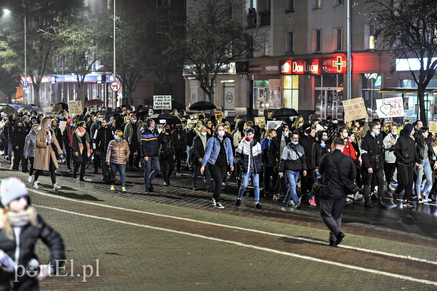 "No woman, no kraj". Kolejne protesty w Elblągu zdjęcie nr 232487