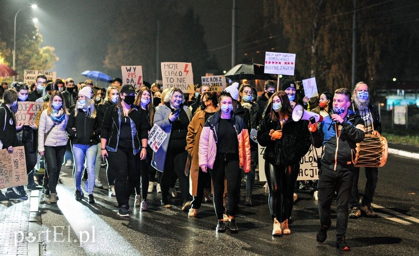 "No woman, no kraj". Kolejne protesty w Elblągu zdjęcie nr 232463
