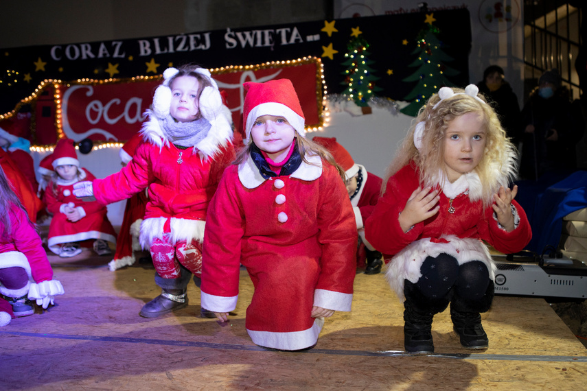 Jasełka w amerykańskim stylu. Takie show tylko w Przedszkolu Mały Europejczyk w Elblągu zdjęcie nr 234003