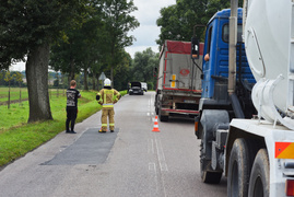 Wypadek 3 pojazdów pod Jelonkami, dwie osoby w szpitalu, sprawca zbiegł