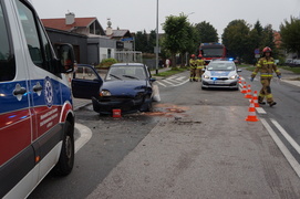 Volkswagen wjechał w ogrodzenie, a opel zderzył się z fiatem