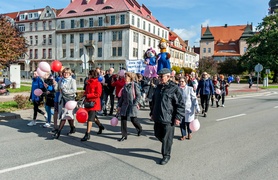 Kochają życie i pokazują to innym. Marsz Amazonek w Elblągu