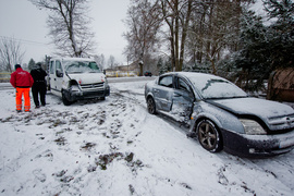 Zderzenie dwóch opli w Gronowie Elbląskim