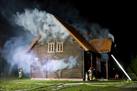 Płonął drewniany dom w Próchniku