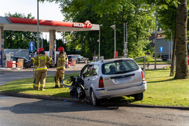 Pasłęk. Kierowca uderzył w drzewo