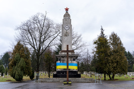 Ukraińskie barwy na Pomniku Wdzięczności