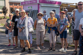 Z przewodnikiem poznawali początki historii miasta