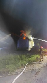 Nocny pożar, ranni dorośli i dzieci