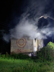 Nocny pożar, ranni dorośli i dzieci