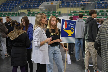 Kto do szkoły, a kto do pracy?