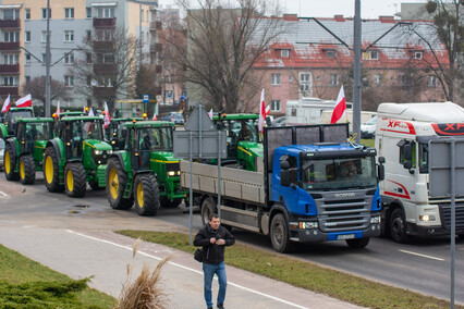 \"Potrzebujemy konkretnych rozwiązań\". Rolnicy protestowali na ulicach Elbląga