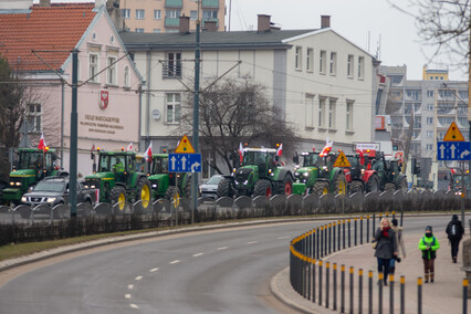 \"Potrzebujemy konkretnych rozwiązań\". Rolnicy protestowali na ulicach Elbląga