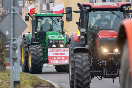 \"Potrzebujemy konkretnych rozwiązań\". Rolnicy protestowali na ulicach Elbląga