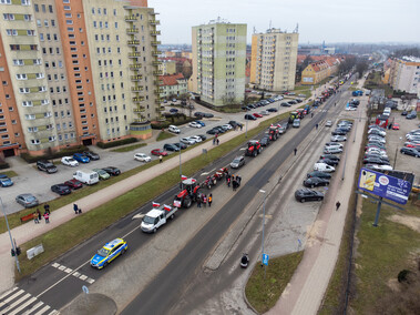 \"Potrzebujemy konkretnych rozwiązań\". Rolnicy protestowali na ulicach Elbląga