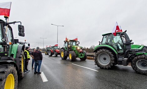 Protest rolników w Elblągu. \"Sprowadzanie towarów z Ukrainy nas rujnuje\"