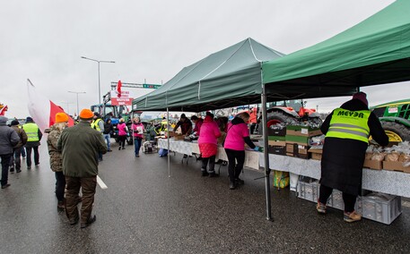 Protest rolników w Elblągu. \"Sprowadzanie towarów z Ukrainy nas rujnuje\"