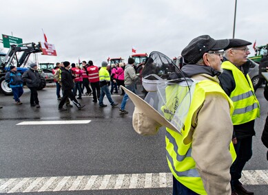 Protest rolników w Elblągu. \"Sprowadzanie towarów z Ukrainy nas rujnuje\"