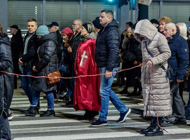 Wierni przeszli przez Elbląg w Drodze Krzyżowej