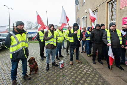 Rolnicy protestowali przed biurami parlamentarzystów. „Zadajemy trudne pytania”