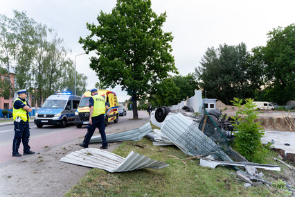 Mustangiem prosto w płot