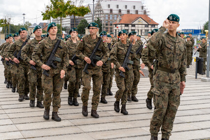 „Od dziecka marzył, by być w wojsku”. Przysięgali na bulwarze