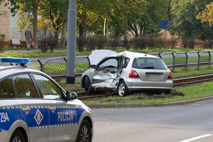 Zawracał i zderzył się z tramwajem