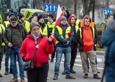 Rolnicy protestowali w Elblągu. „Żywność spoza UE jest nafaszerowana pestycydami”