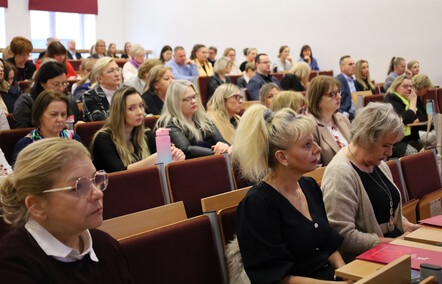 Uczelnia wspiera edukację lokalnej społeczności. Bezpłatne szkolenie dla dyrektorów i pedagogów