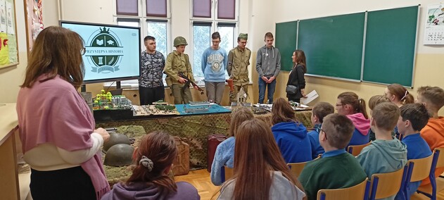 Mieli dość teorii - uczniowie I LO przeszli do działania