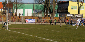 Olimpia poległa z Arką 1:4 (piłka nożna)