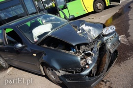 Wymusił pierwszeństwo i uderzył w autobus