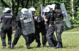 Policja kontra kibice na stadionie