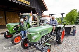 Prosta historia Williego, czyli jak 81-latek na traktorze przemierza Europę