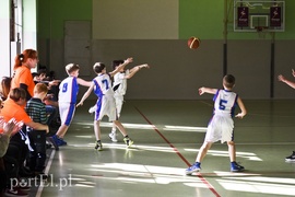 Młodzi koszykarze wyszli na parkiet