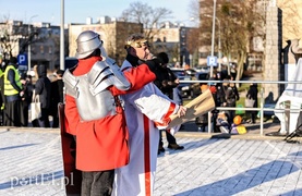 Trzej królowie jadą, złoto, mirrę kładą