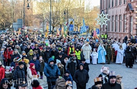 Trzej królowie jadą, złoto, mirrę kładą