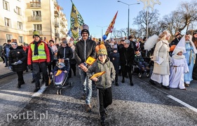 Trzej królowie jadą, złoto, mirrę kładą