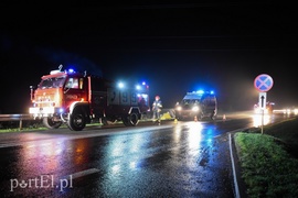 Dźwig dachował do rowu pod Jegłownikiem