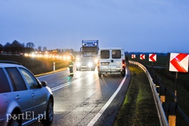 Wyprzedzała na zakręcie, skończyła w rowie i bez prawa jazdy