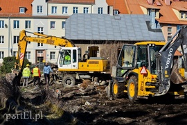 Burzą, by postawić market